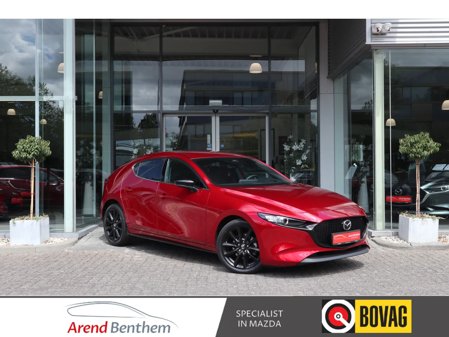 Mazda 3 (2023) — foto 1