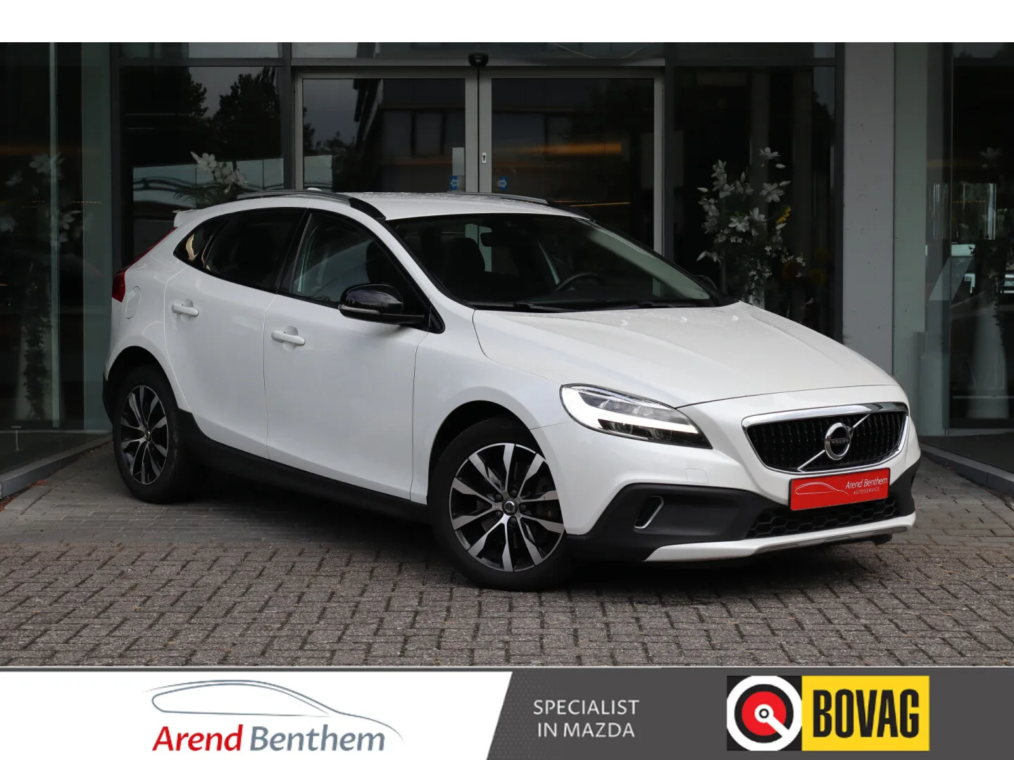 Volvo V40 (2018) — foto 1