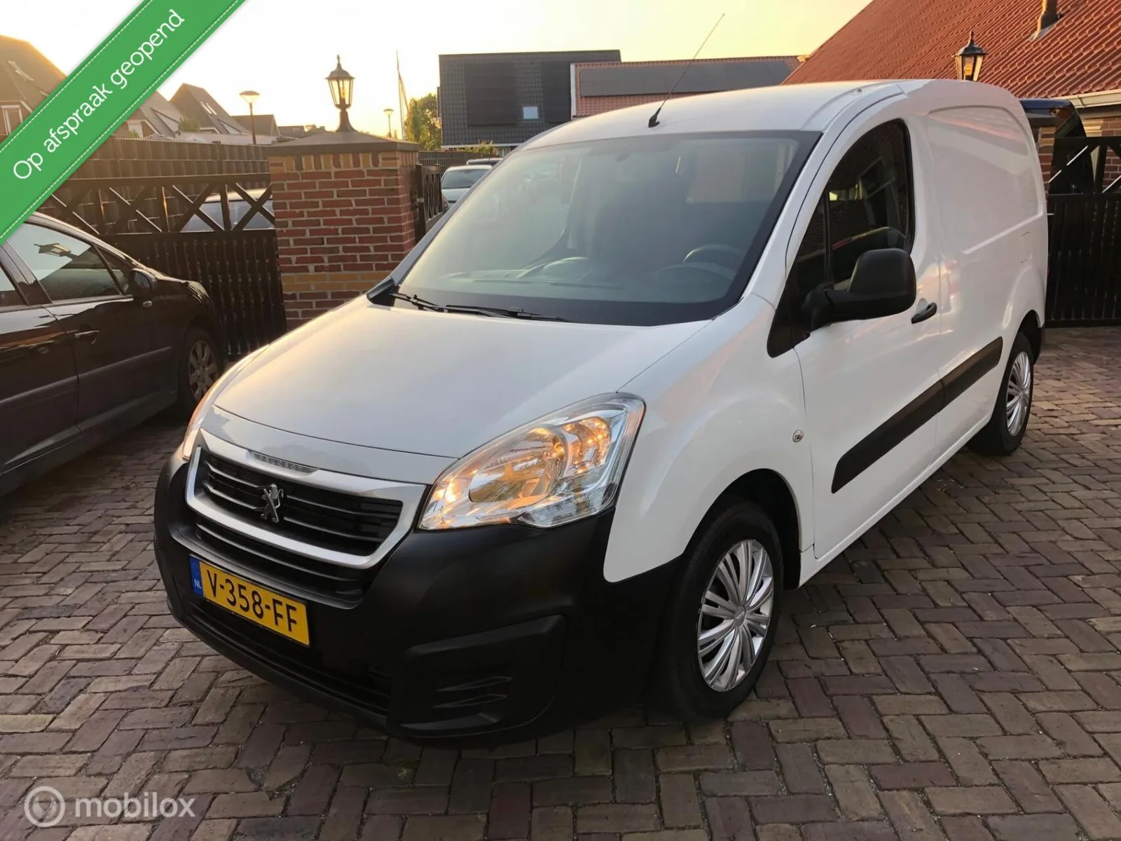 Peugeot Partner (2017) — foto 1