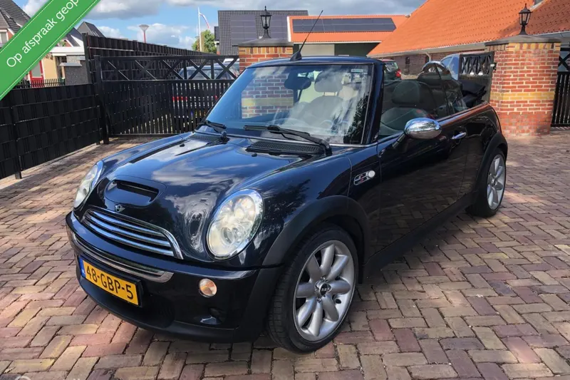 MINI Cabrio (2005)