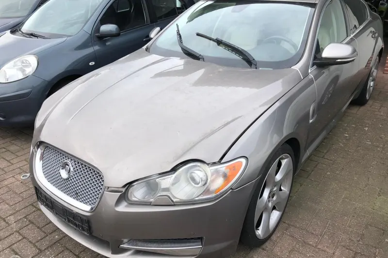 Jaguar XF (2010)