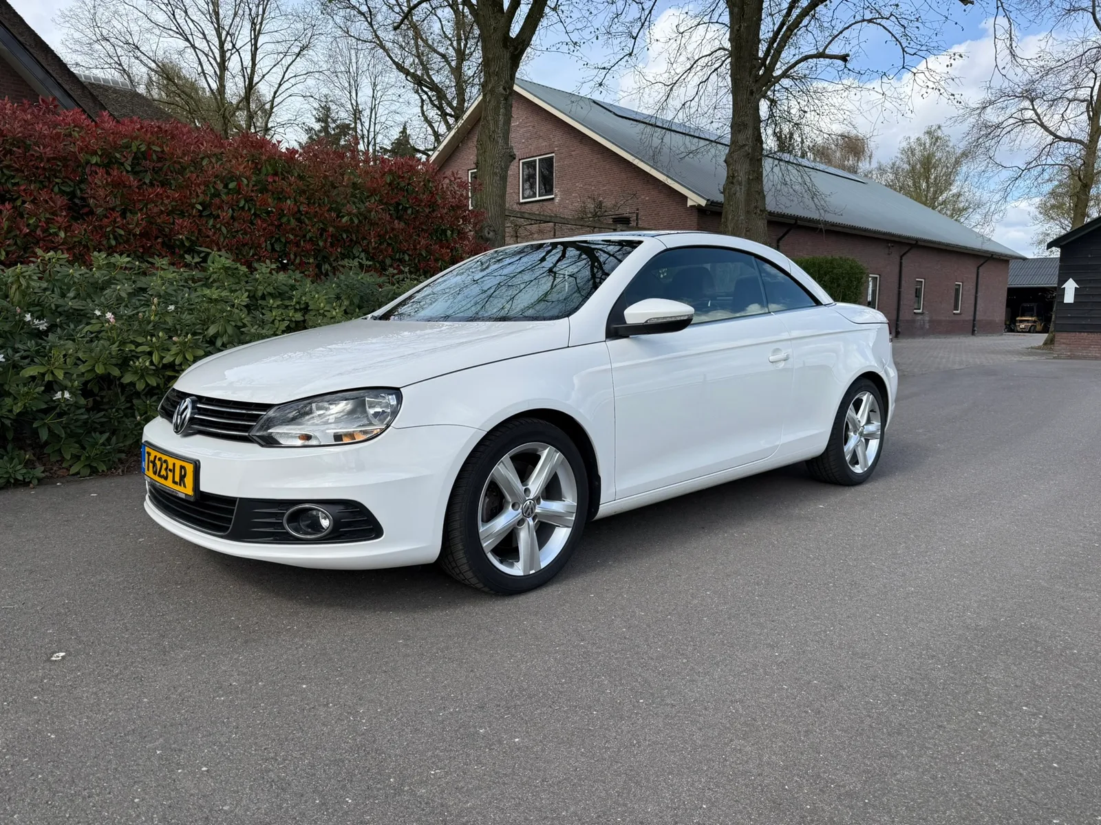 Volkswagen Eos (2011) — foto 1
