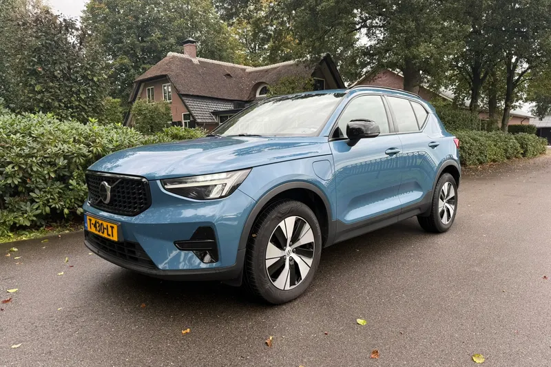 Volvo XC40 (2023)