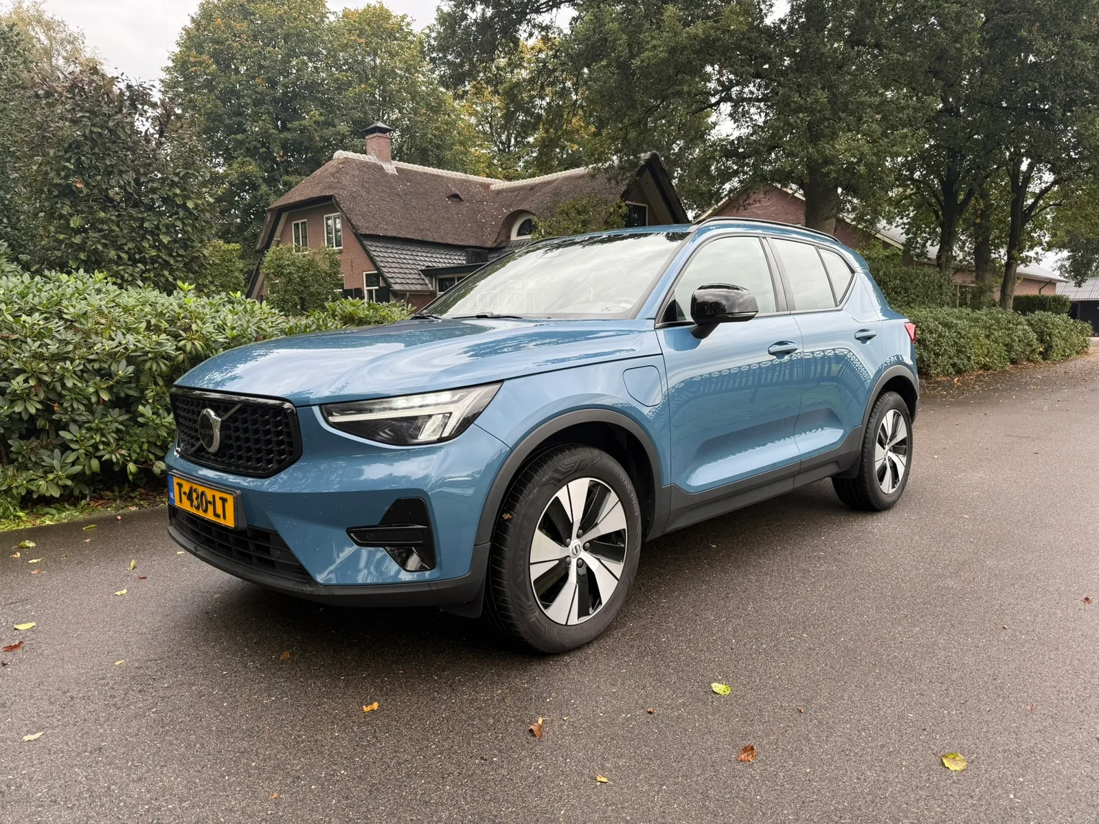 Volvo XC40 (2023) — foto 1