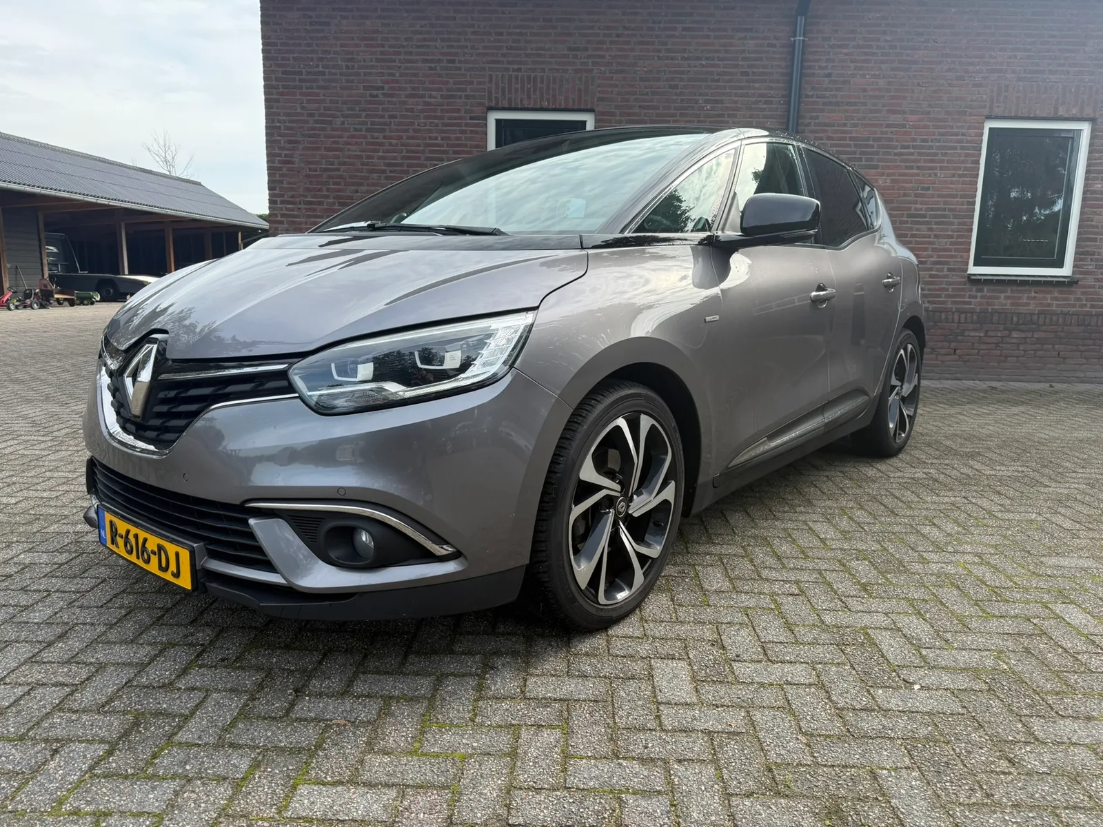 Renault Scénic (2018) — foto 1