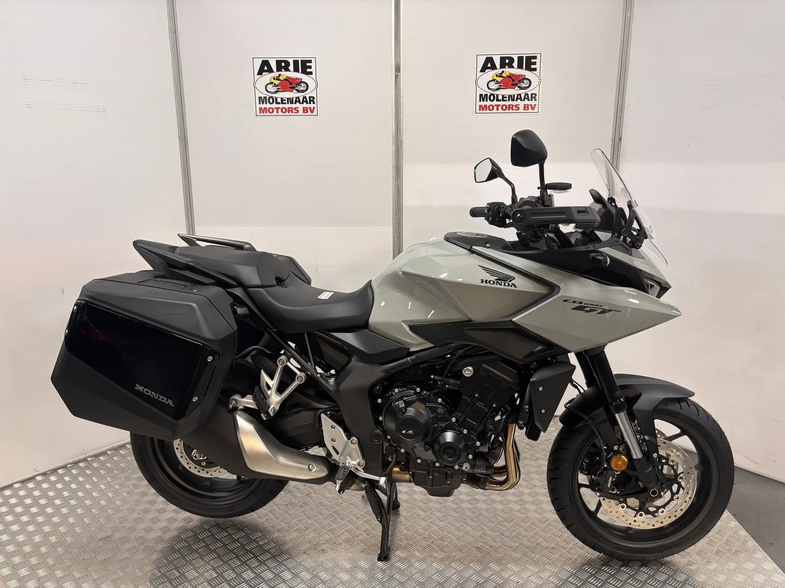 Honda CB 1000GT (2026) — foto 1