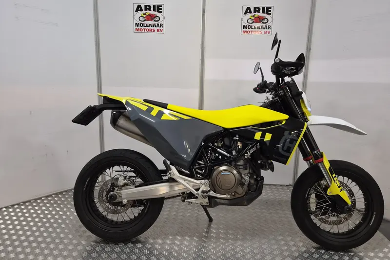 Husqvarna 701 Supermoto (2024)