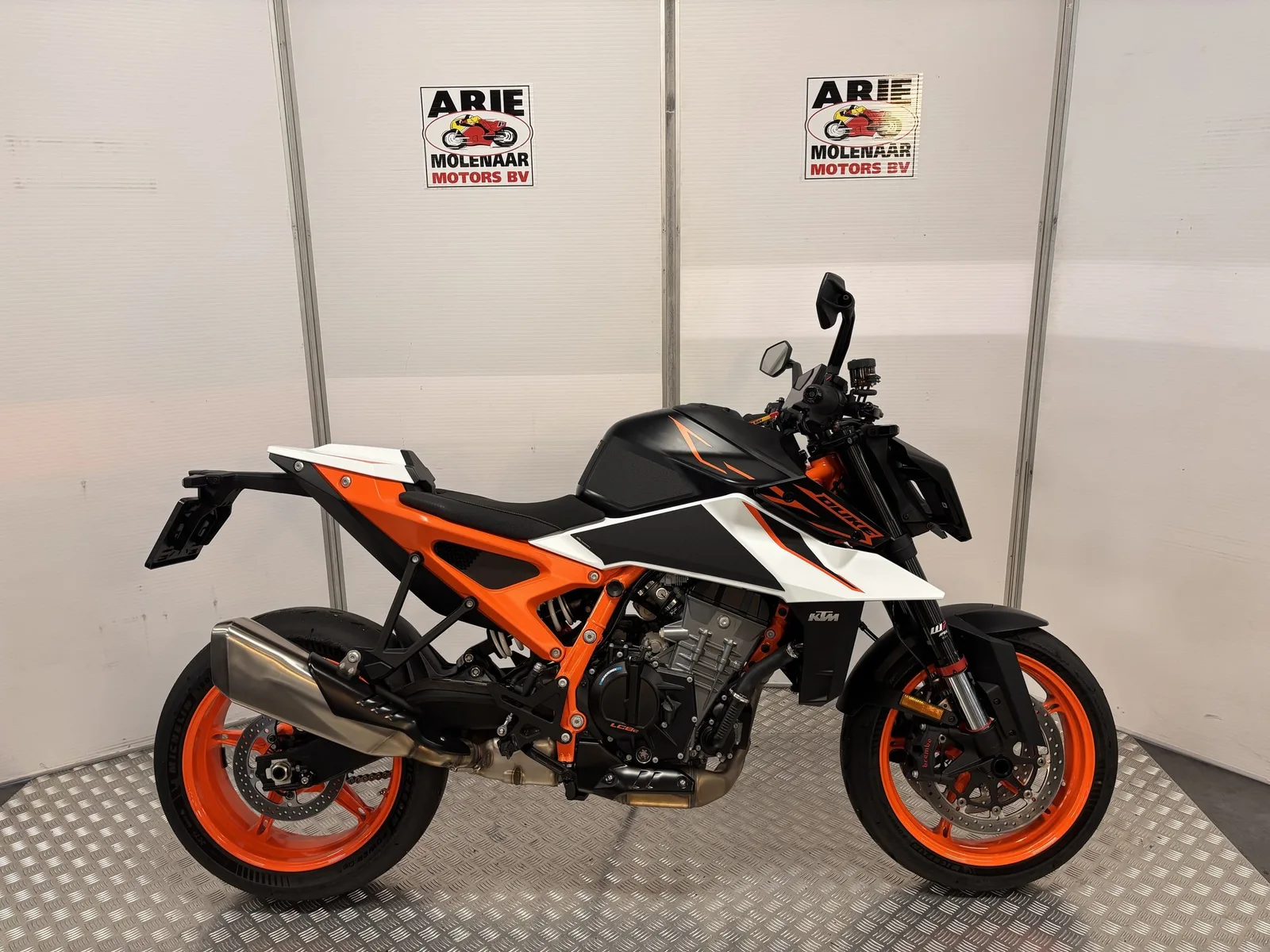 KTM 990 Duke R (2026) — foto 1