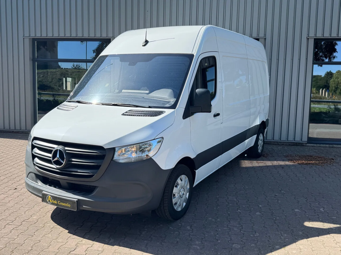 Mercedes-Benz Sprinter (2024) — foto 1