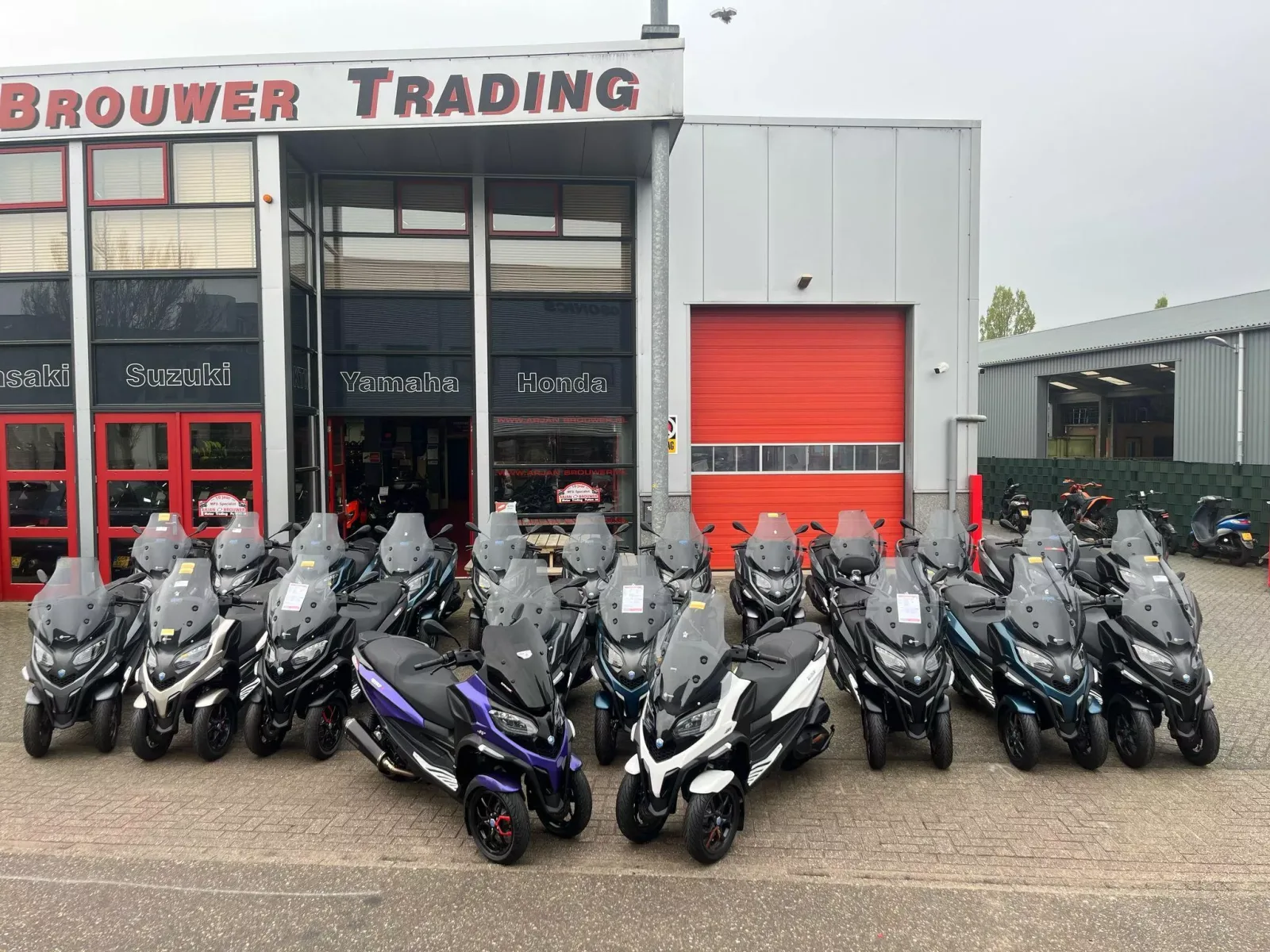 Gratis topkoffer bij aan koop Piaggio MP3 310 of 530 (2025) — foto 1