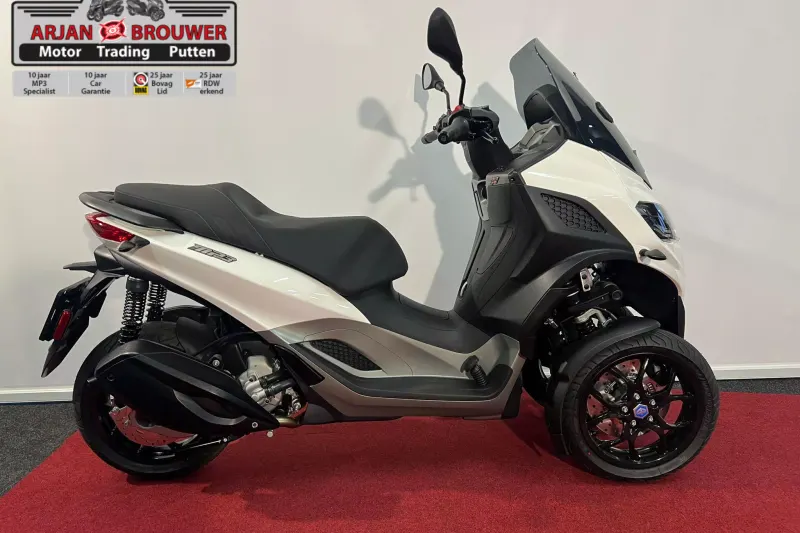 Piaggio MP3 310 (2026)