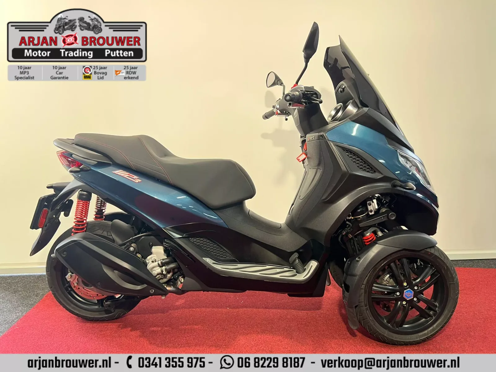 Piaggio MP3 300 HPE Sport (2024) — foto 1