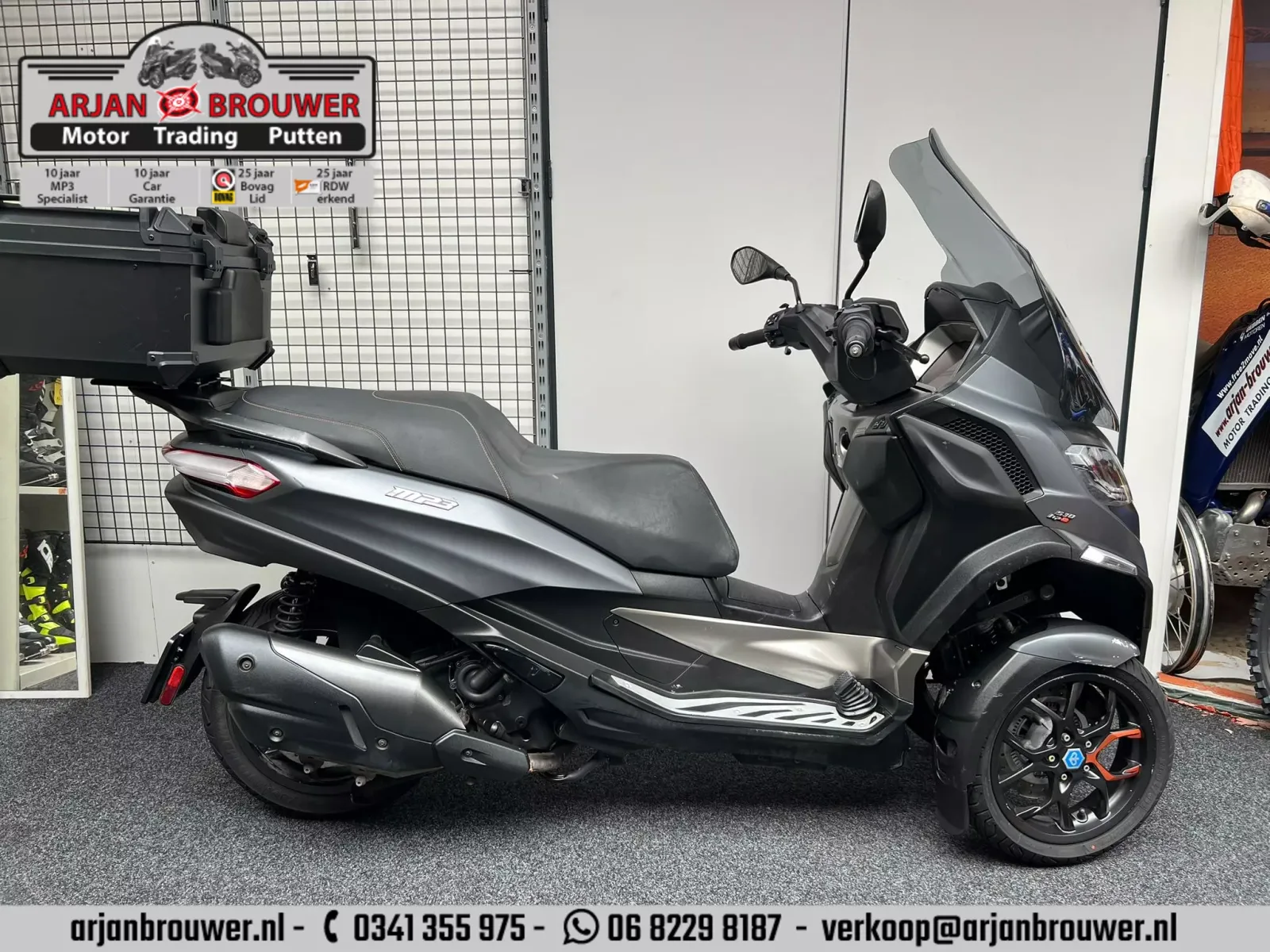 Piaggio MP3 530 HPE Exclusive (2023) — foto 1