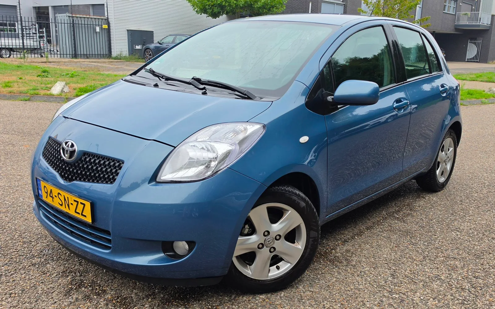 Toyota Yaris (2006) — foto 1