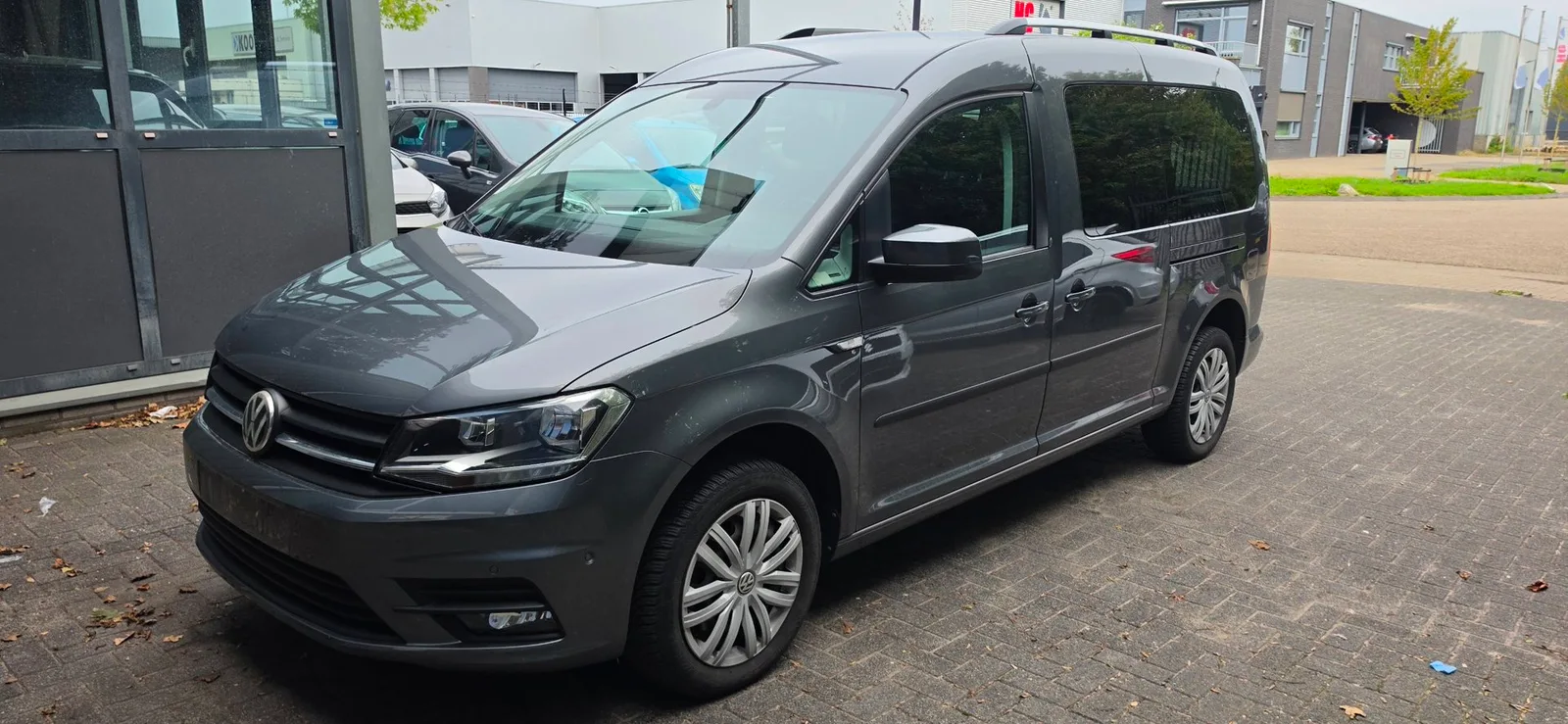 Volkswagen Caddy Maxi (2018) — foto 1
