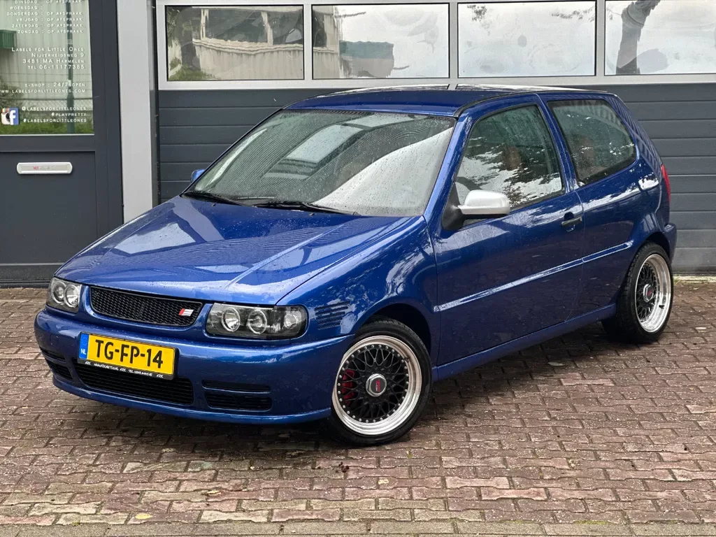 Volkswagen Polo (1998) — foto 1