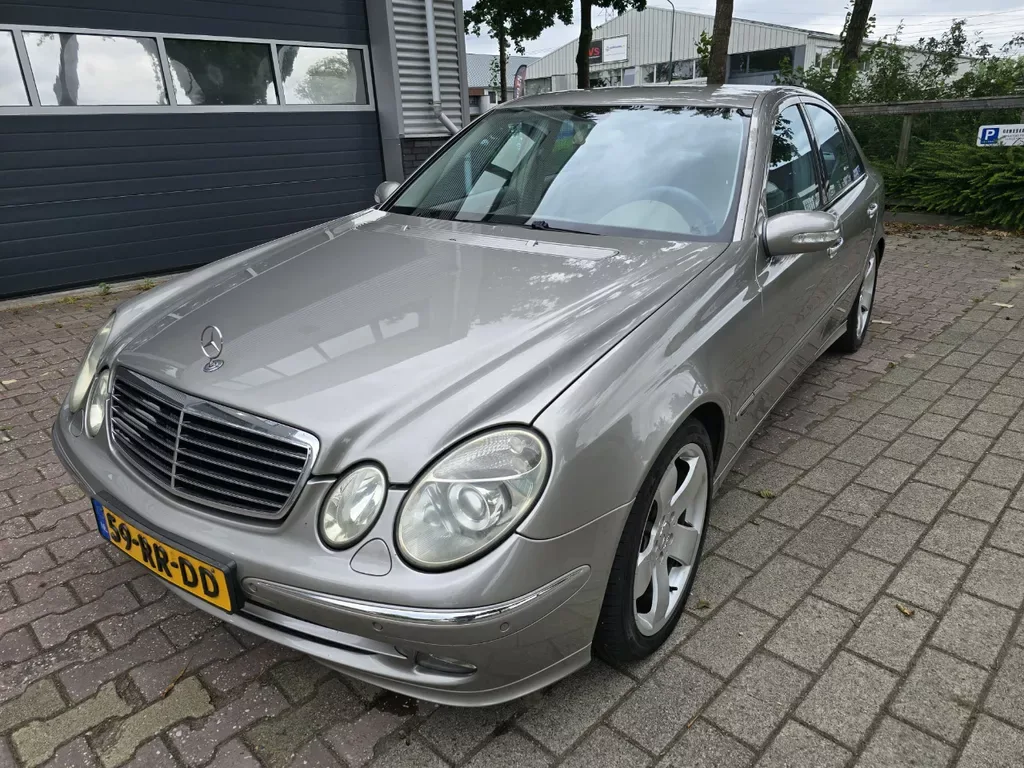 Mercedes-Benz E-Klasse (2005) — foto 1