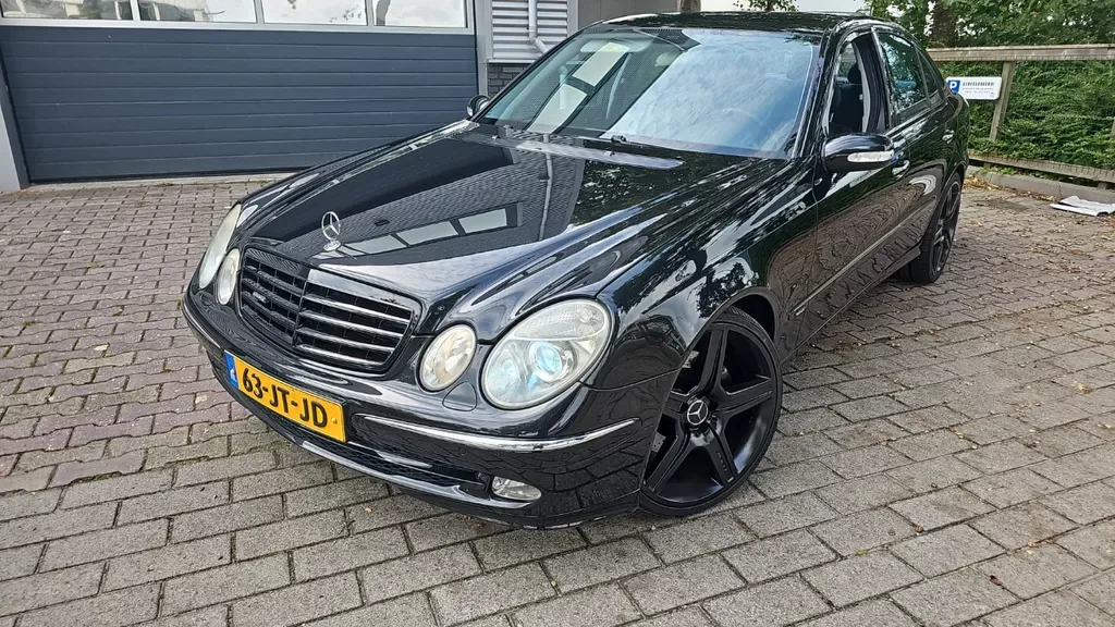 Mercedes-Benz E-Klasse (2002) — foto 1