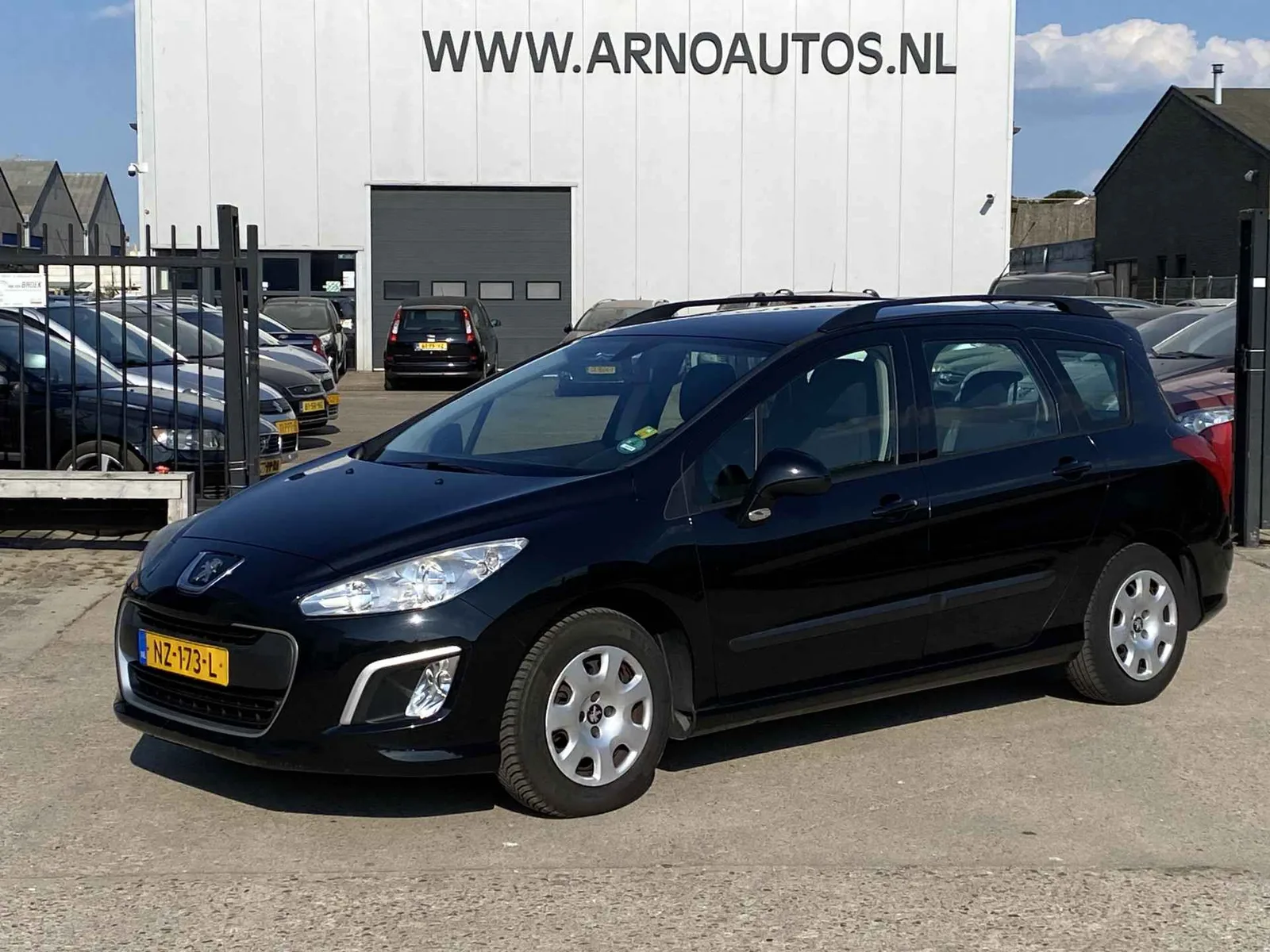 Peugeot 308 (2013) — foto 1