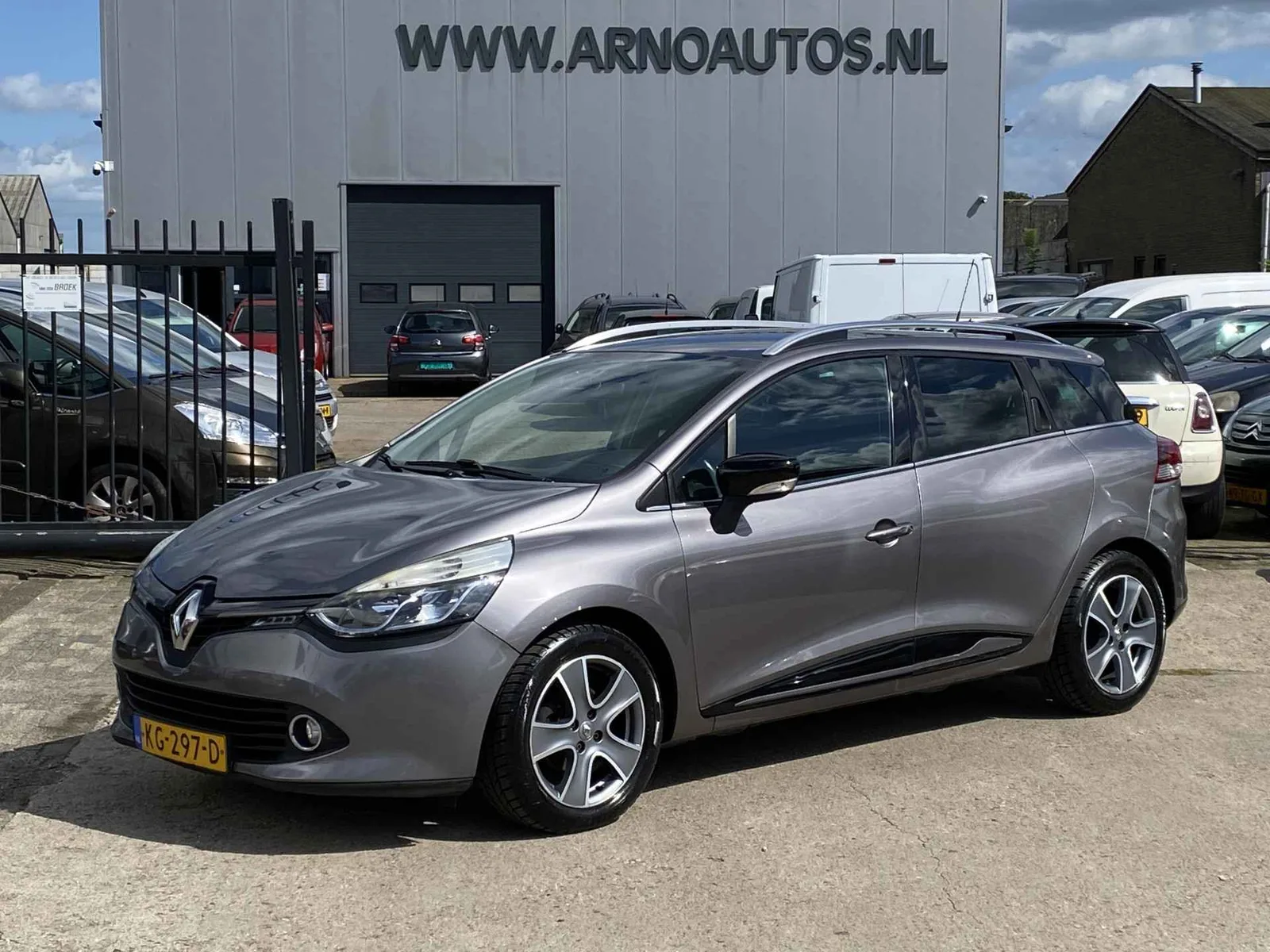 Renault Clio (2016) — foto 1