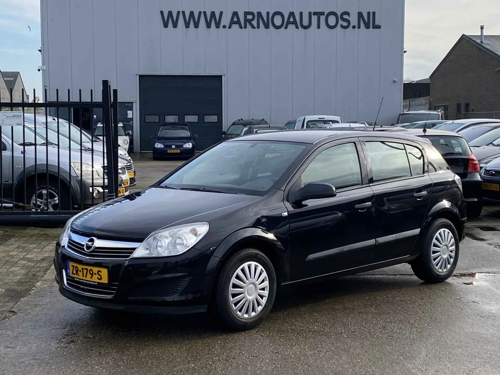 Opel Astra (2009) — foto 1