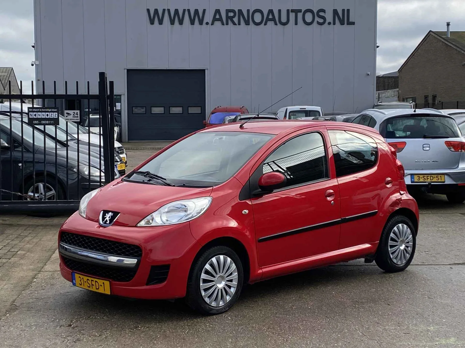 Peugeot 107 (2011) — foto 1