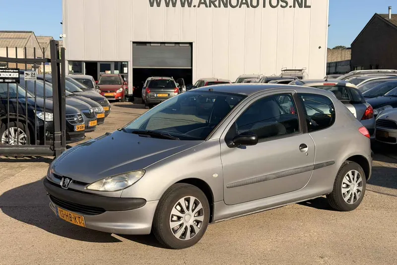 Peugeot 206 (2001)