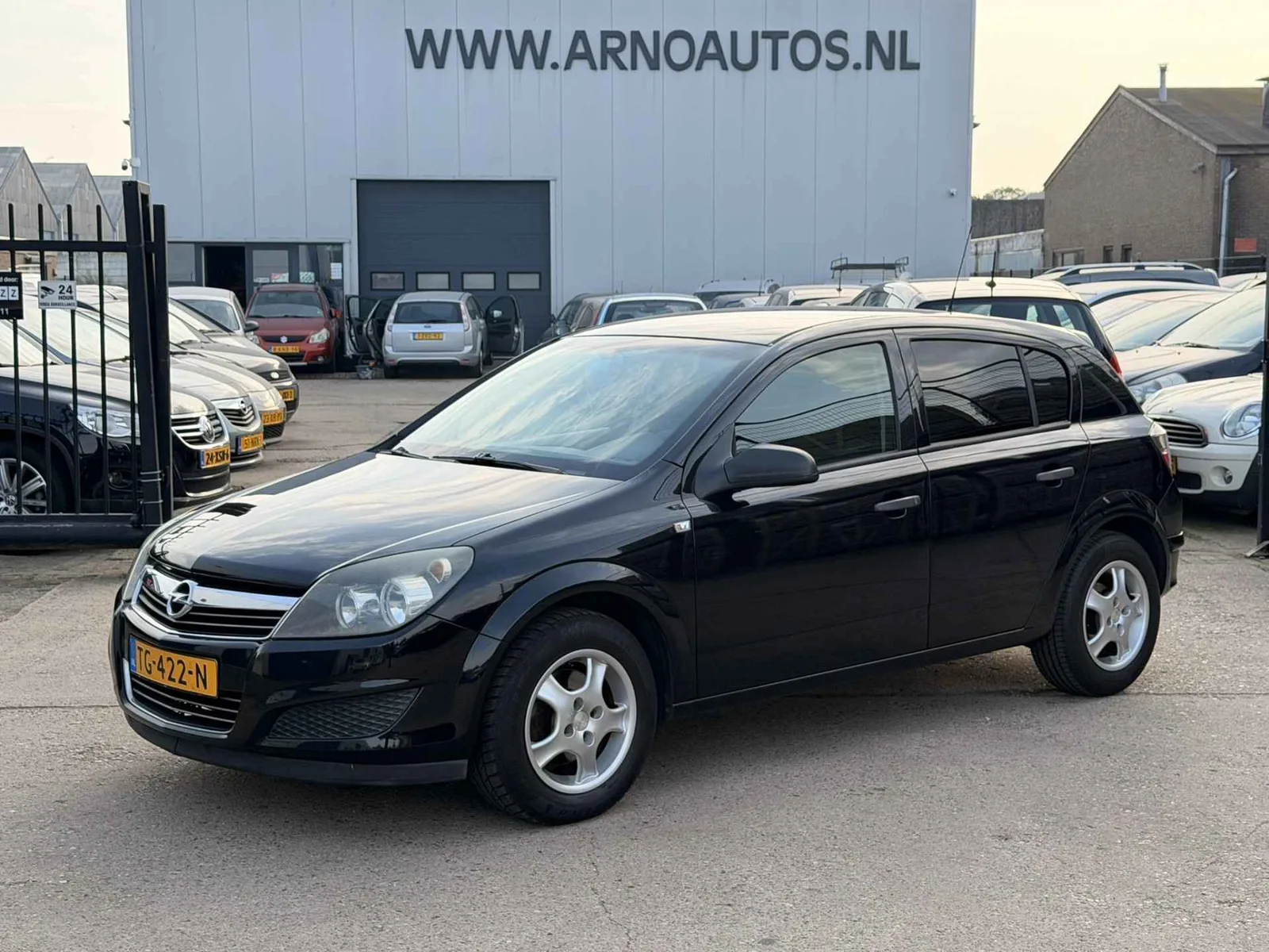 Opel Astra (2009) — foto 1