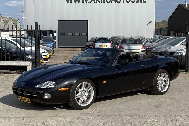 Jaguar XK8 (2002)