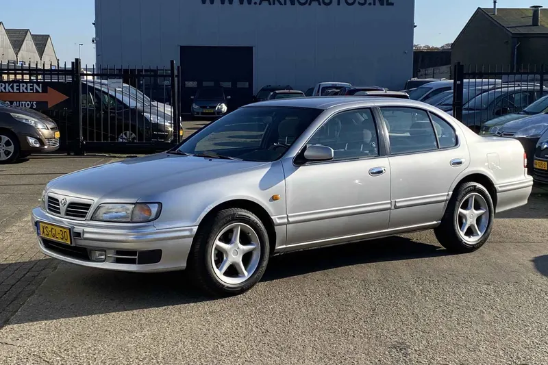 Nissan Maxima QX (1999)