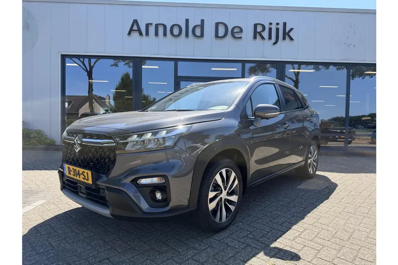 Suzuki S-Cross (2022)