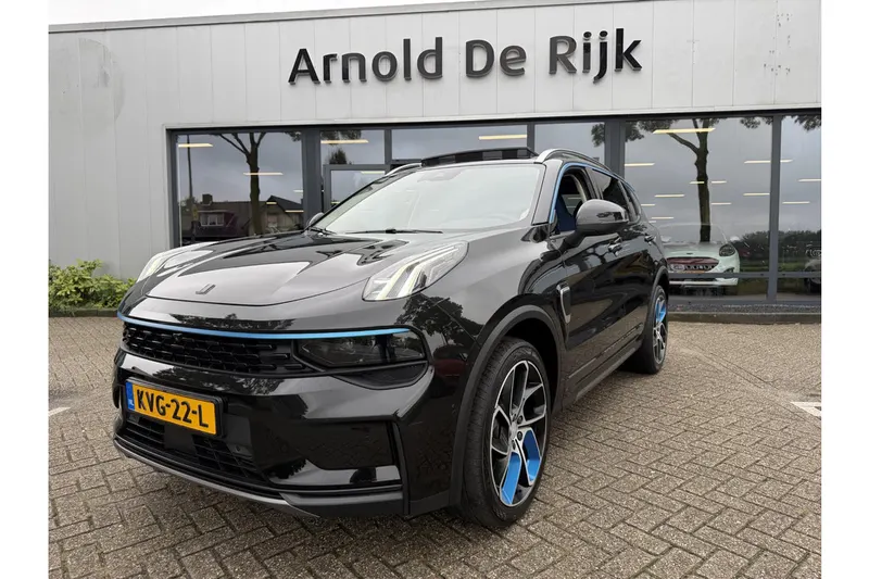 Lynk & Co 01 (2022)