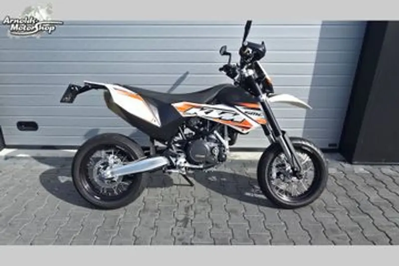 KTM 690 SMC (2010)