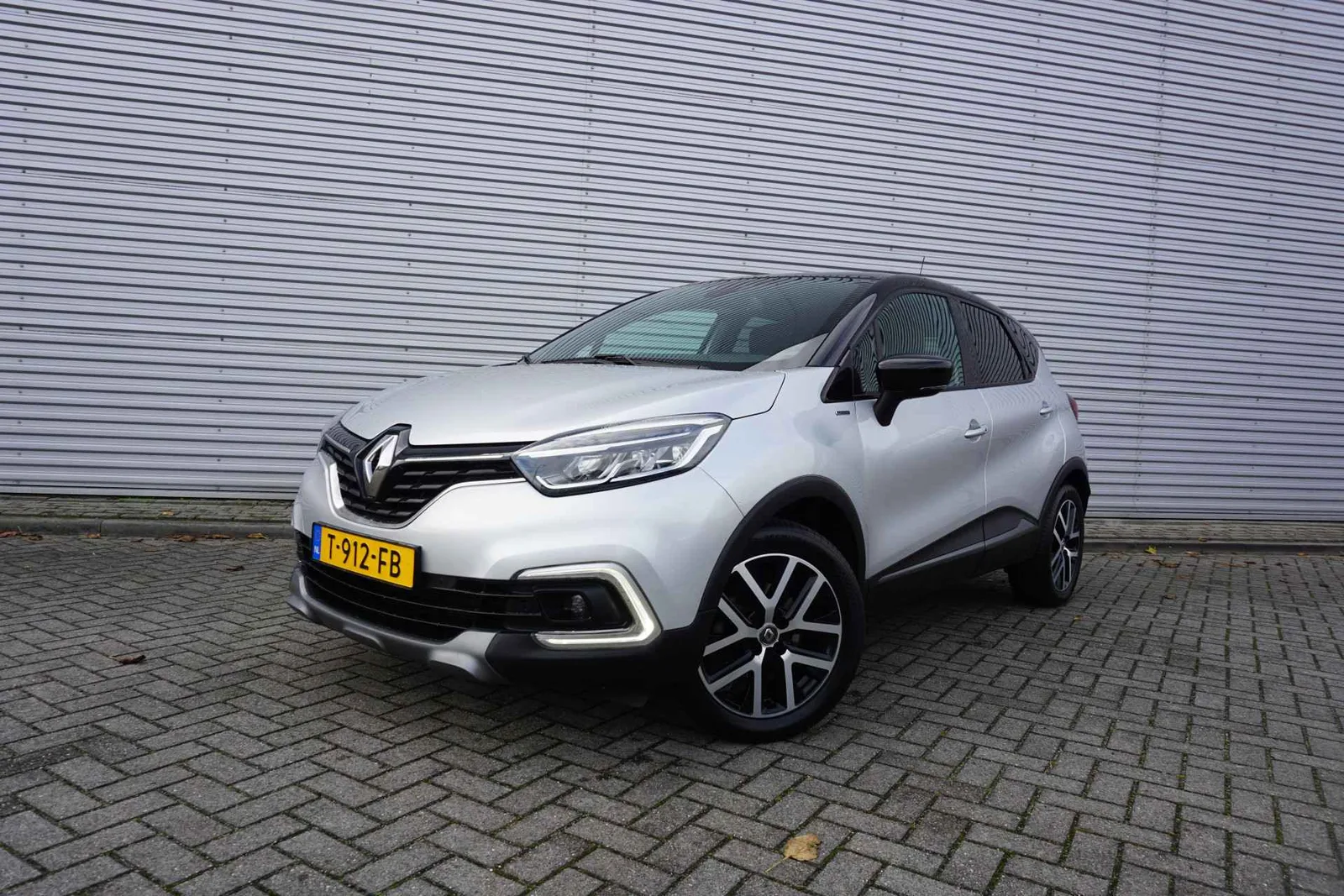 Renault Captur (2018) — foto 1