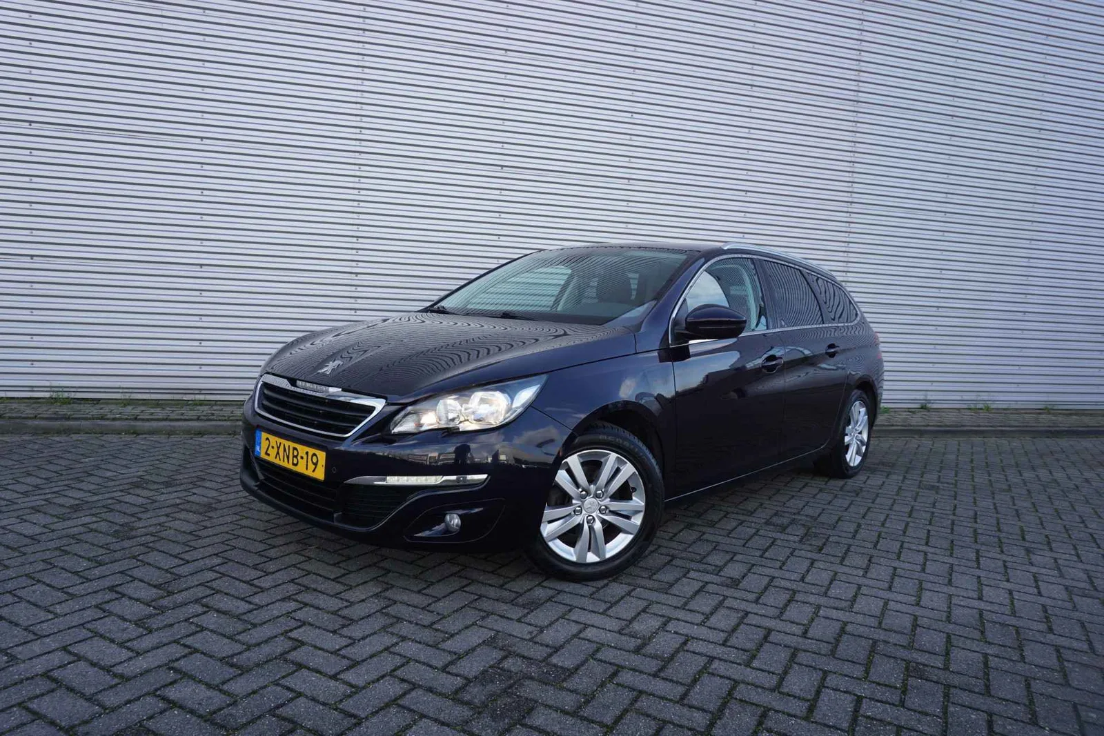 Peugeot 308 (2014) — foto 1