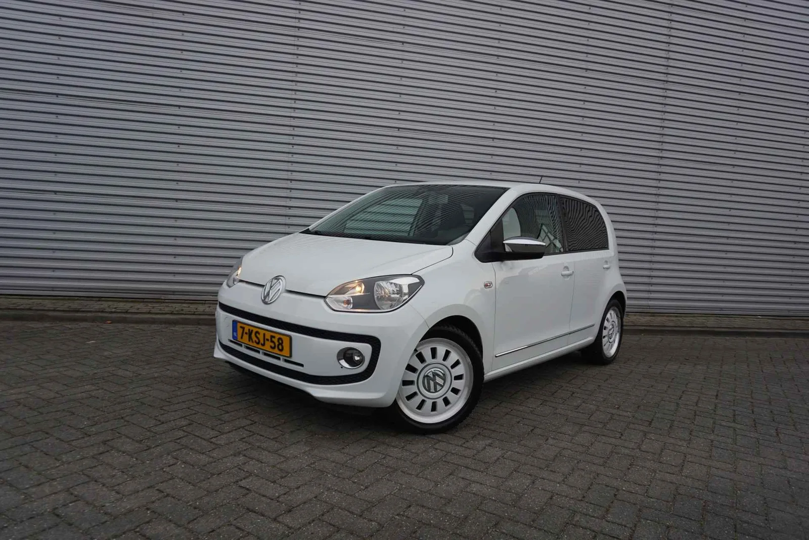 Volkswagen Up! (2013) — foto 1