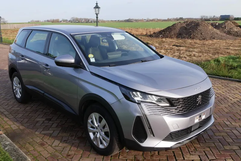 Peugeot 5008 (2021)