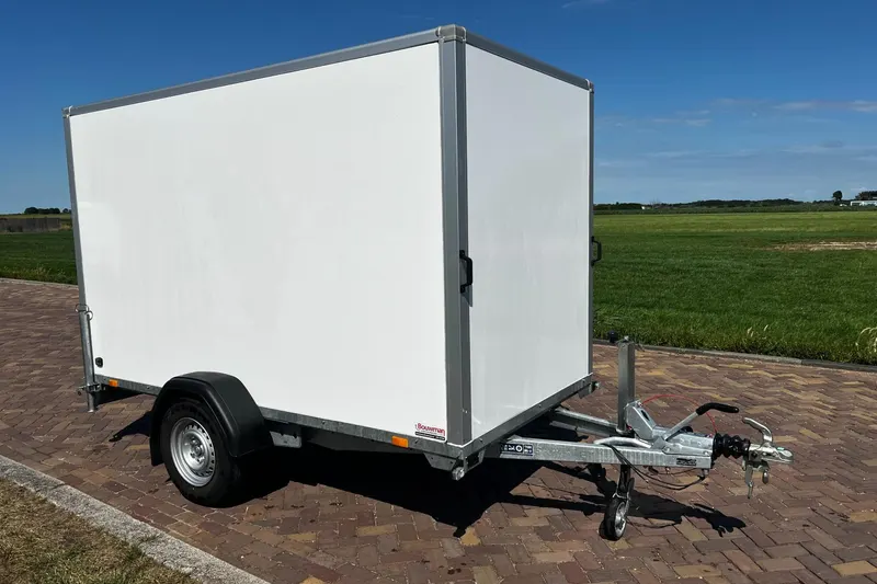Saris Gesloten aanhangwagen (2024)