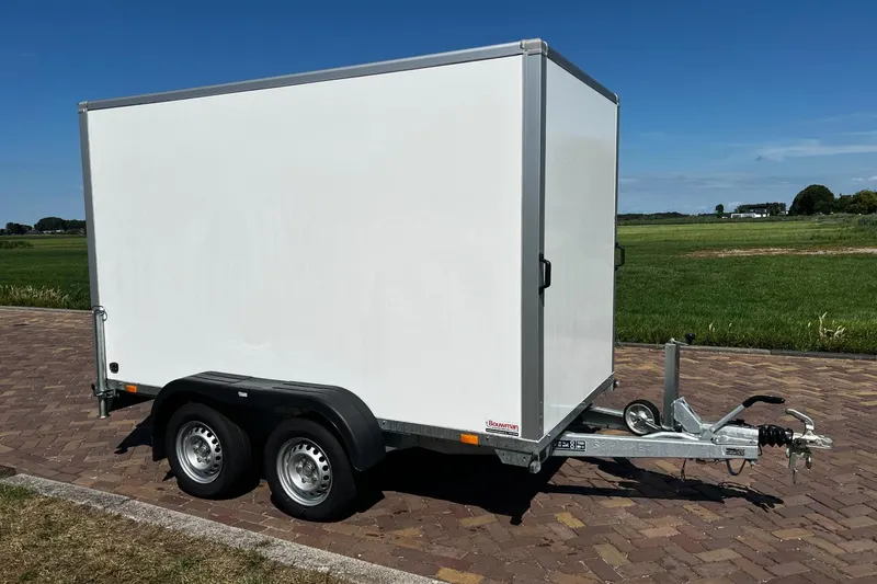 Saris Gesloten aanhangwagen (2024)