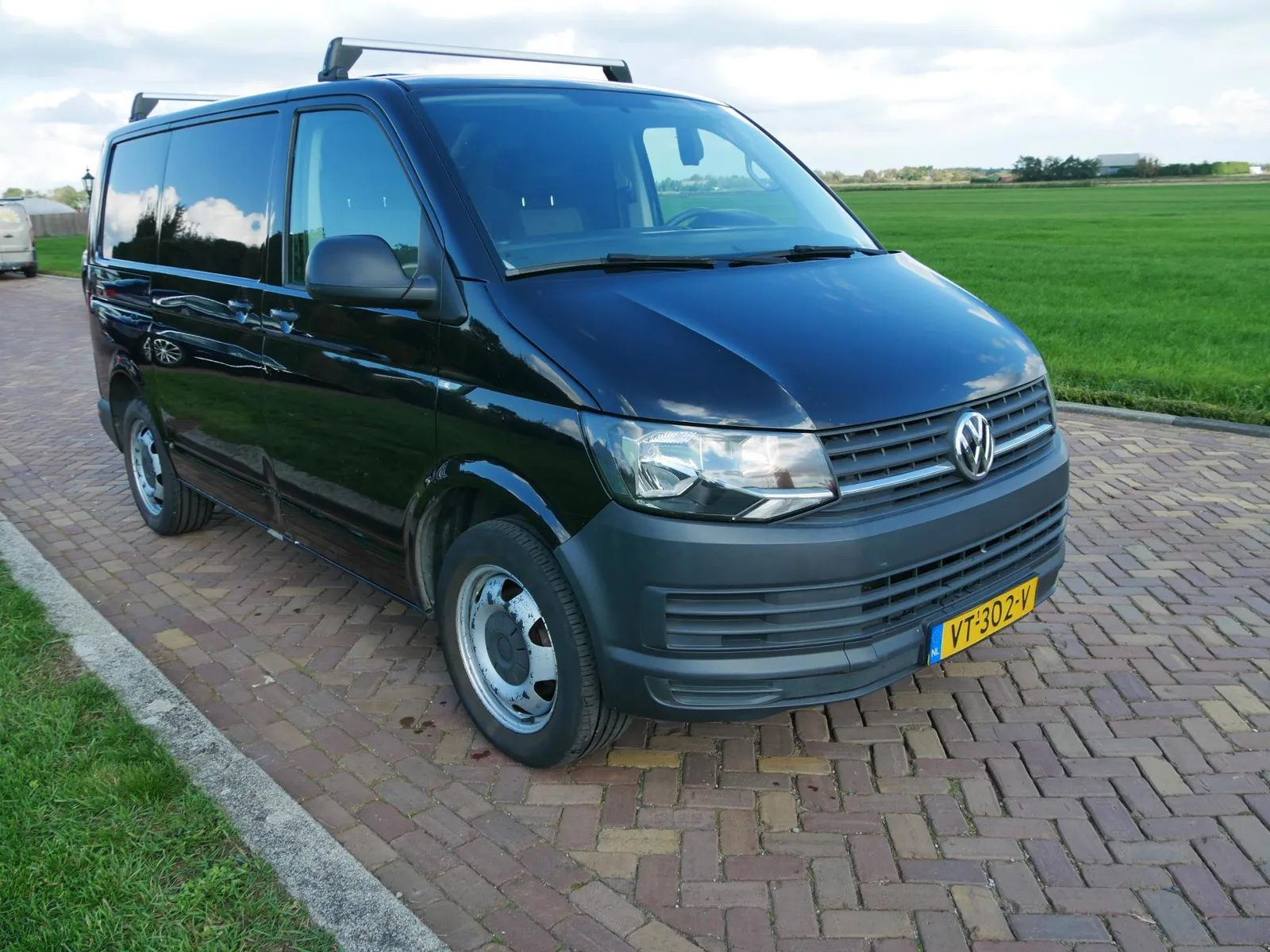 Volkswagen Transporter (2016) — foto 1