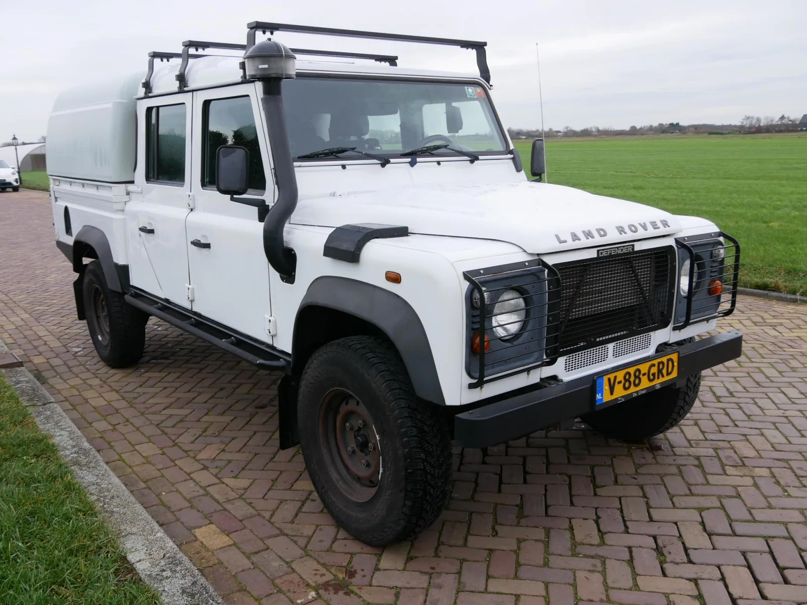 Land Rover Defender (2012) — foto 1