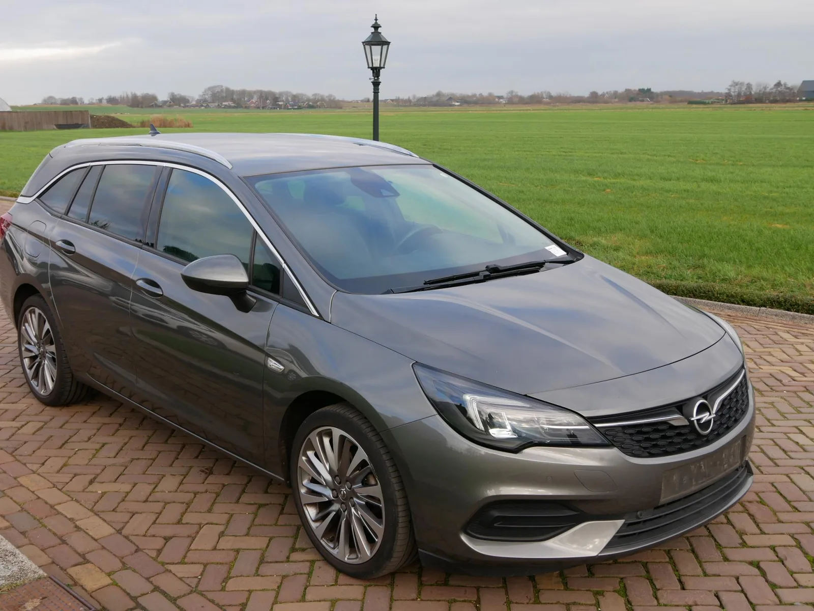 Opel Astra (2020) — foto 1