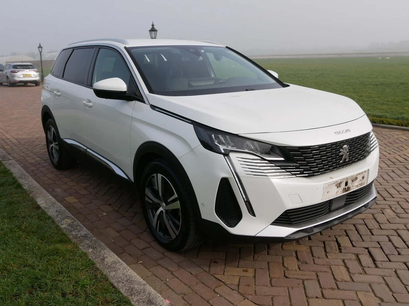 Peugeot 5008 (2021) — foto 1