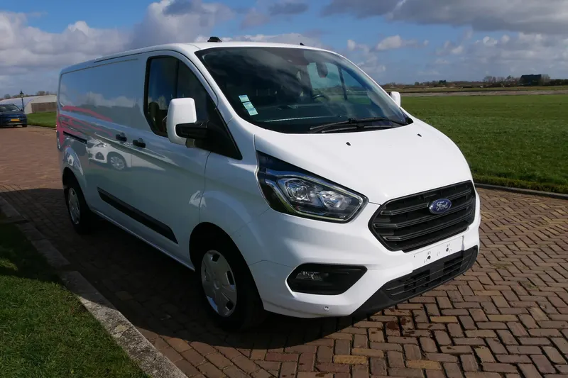 Ford Transit Custom (2023)