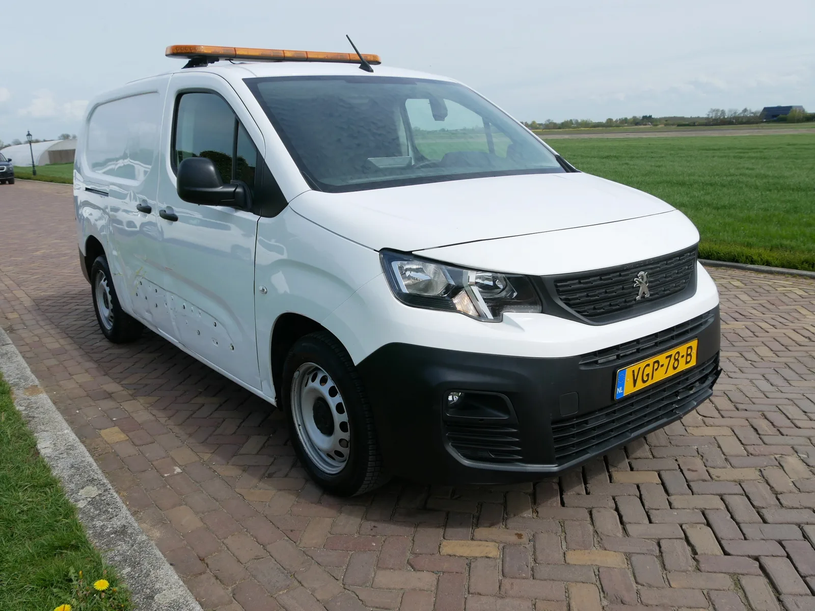 Peugeot Partner (2020) — foto 1