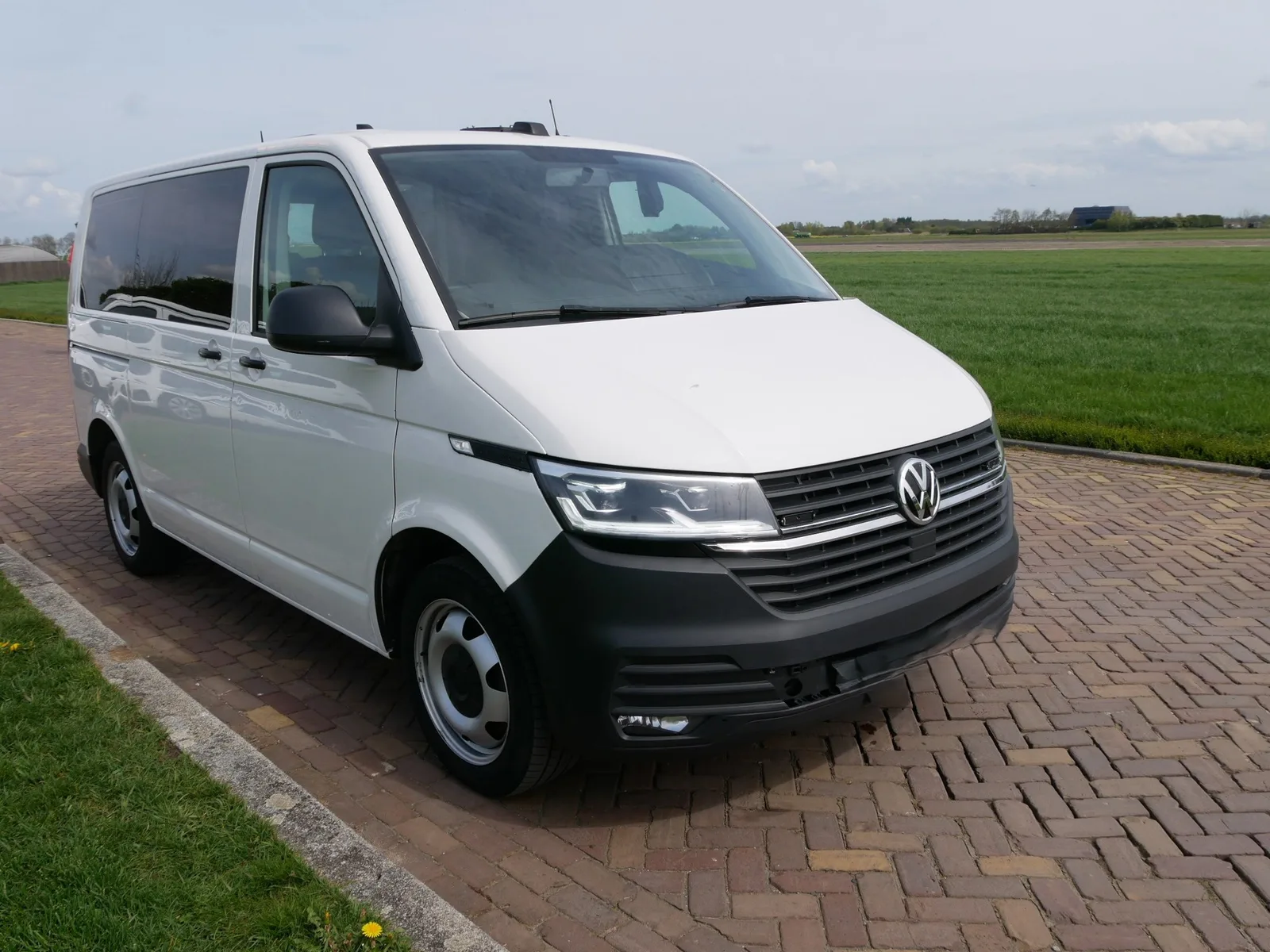 Volkswagen Transporter (2020) — foto 1