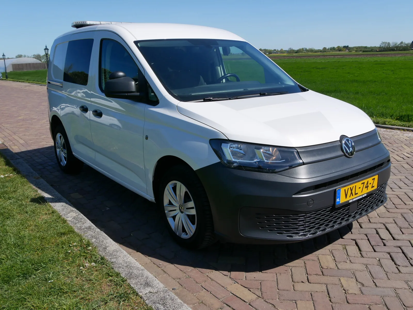 Volkswagen Caddy (2023) — foto 1