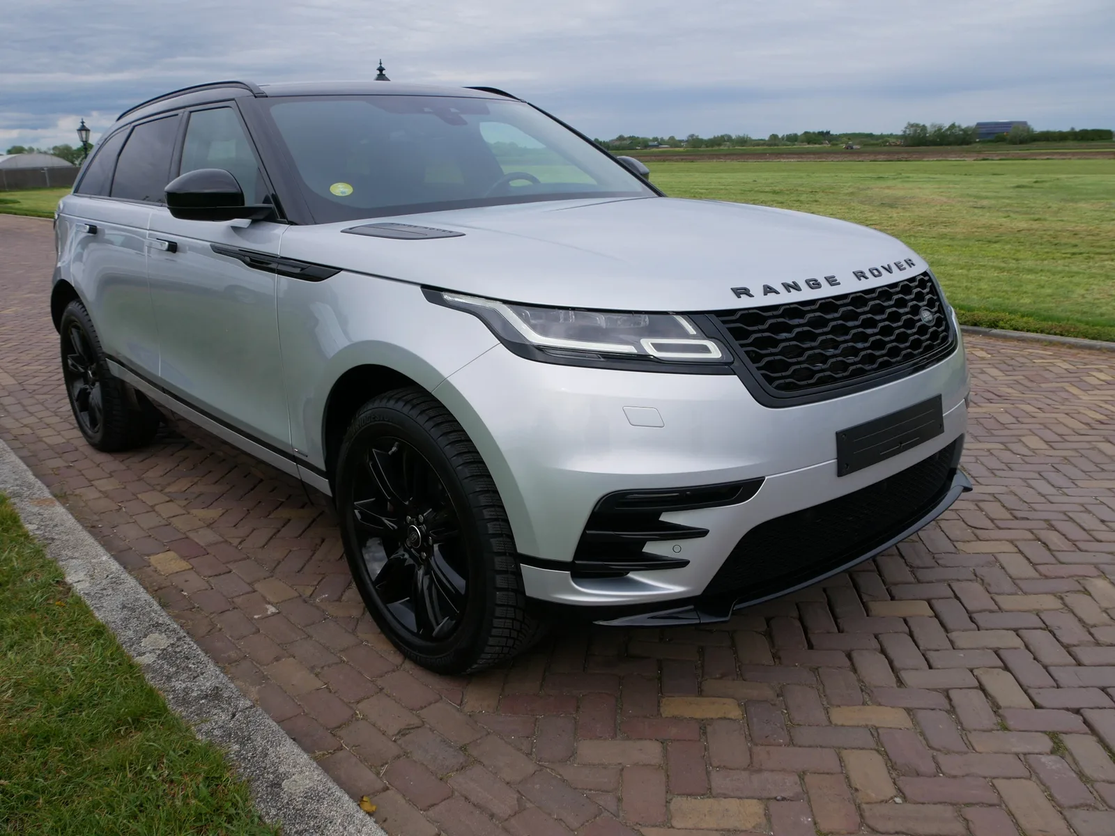 Land Rover Range Rover Velar (2018) — foto 1