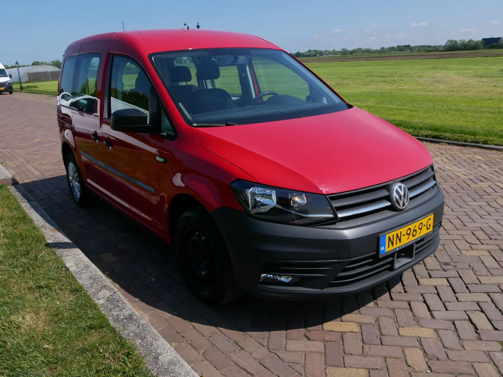Volkswagen Caddy (2017) — foto 1
