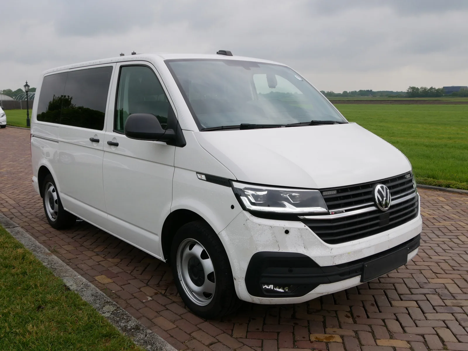 Volkswagen Transporter (2022) — foto 1
